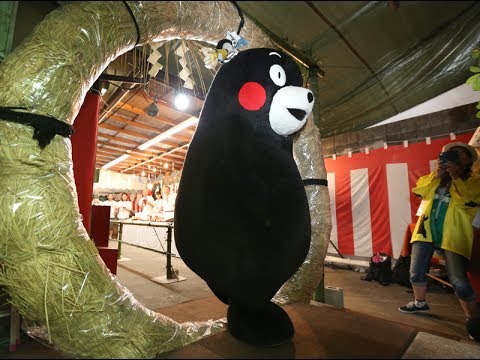 茅の輪くぐりにくまモン出没！