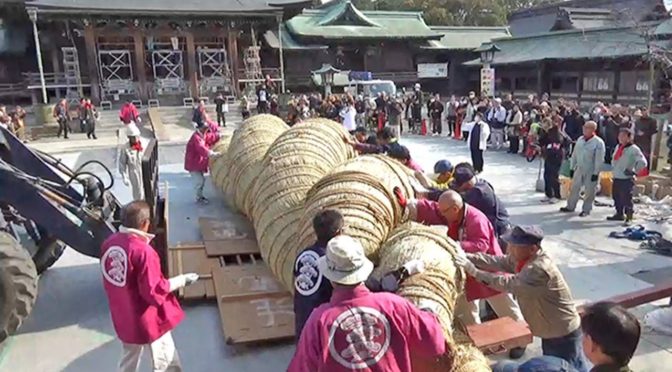 商売繁盛祈願の福津の宮地嶽神社、巨大注連縄を掛け替え